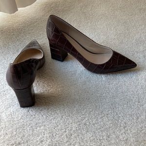 Marc Fisher croc embossed leather pumps